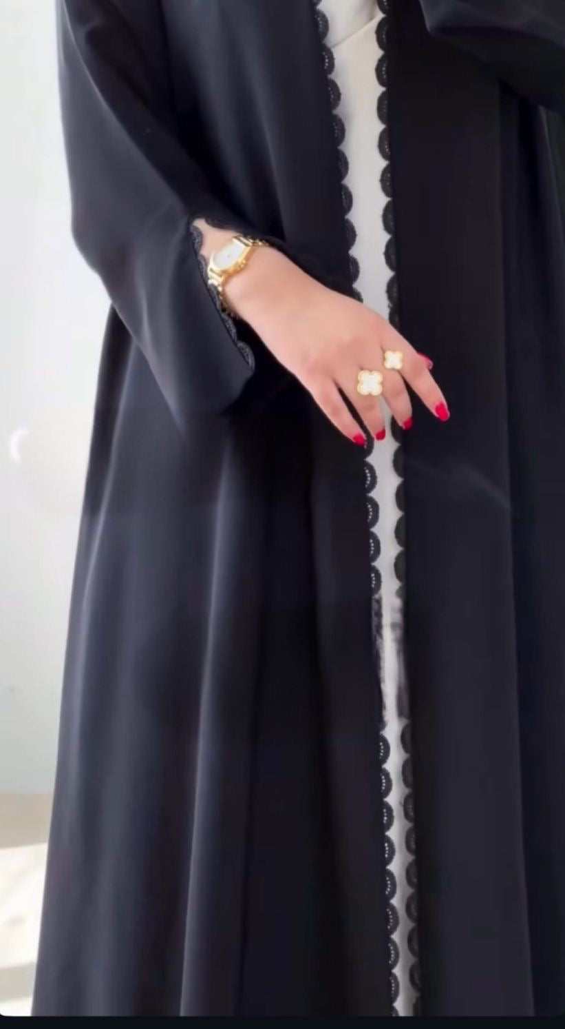 19: Simple Elegance in Black