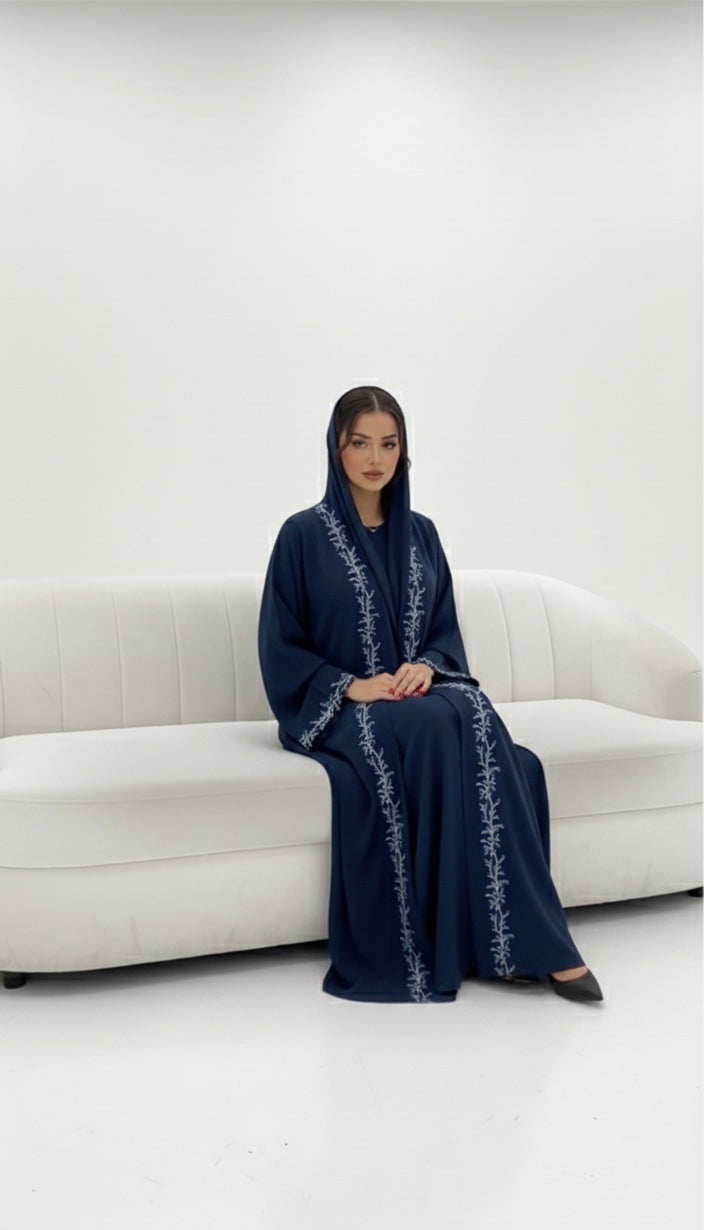 18: Navy Blue Elegance